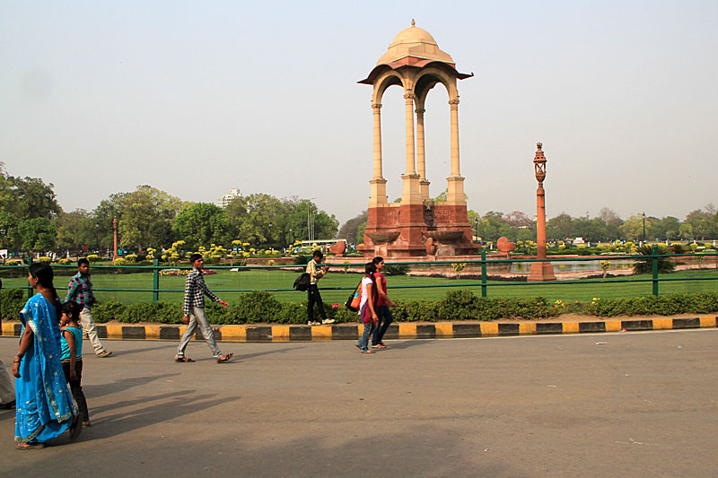 neben Gate of India