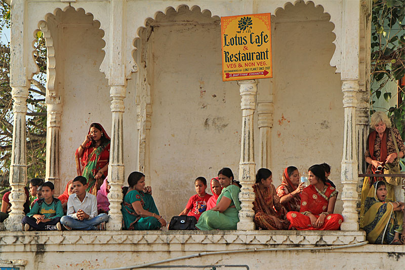 Udaipur, Zeremonie am See