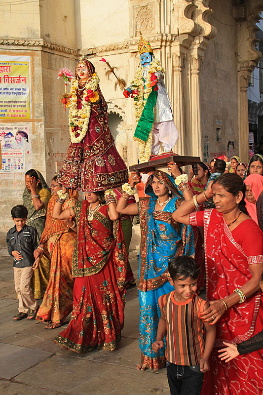 Udaipur, Zeremonie am See