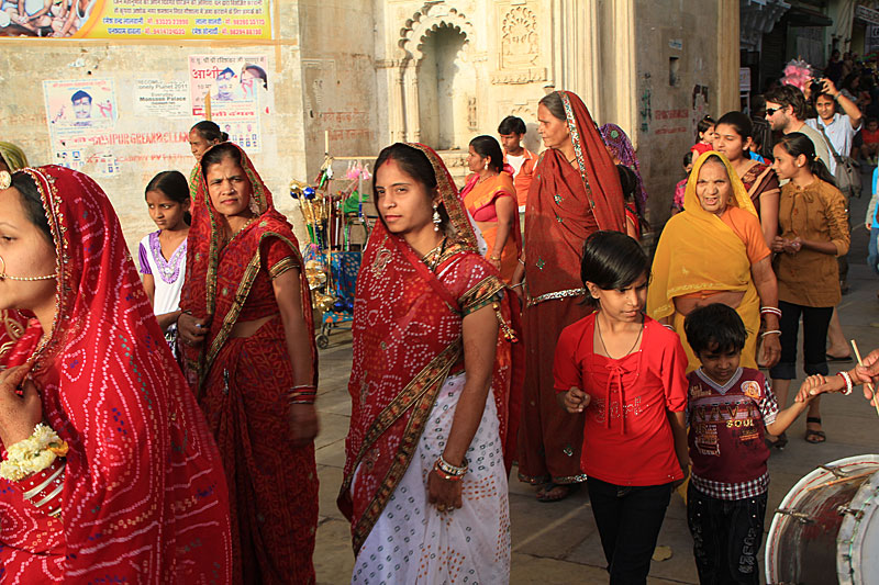 Udaipur, Zeremonie am See