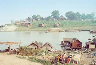 am Ufer des Ayeyarwady