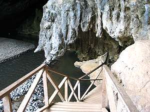 Tham Lod Cave