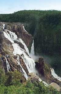 Wasserfall auf den Weg nach Kuranda