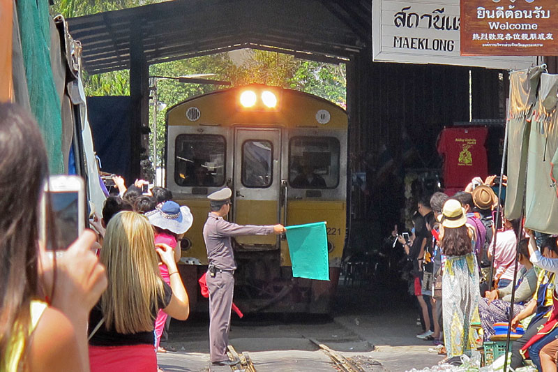 Mae Klong Railway Market